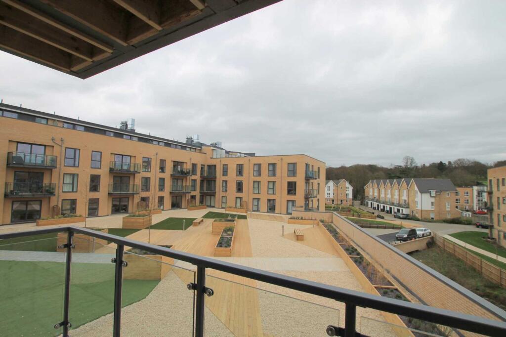 Apartment in Hemel Hempstead - View 5