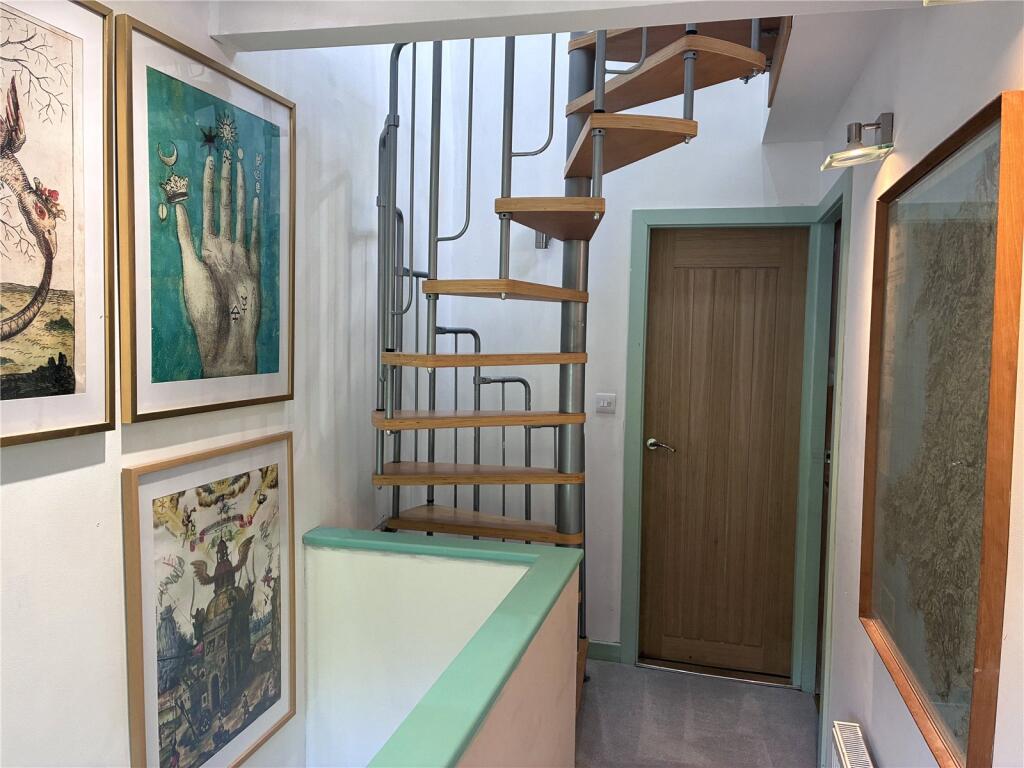 House in Llandudno, Llanddeiniolen - More