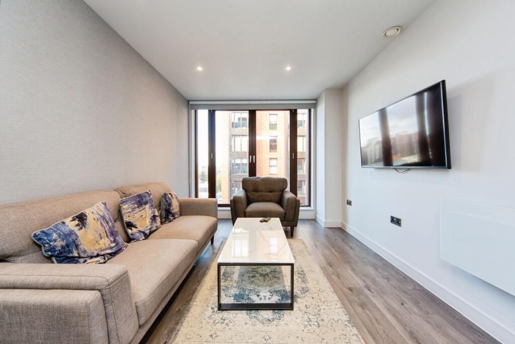 Apartment in Liverpool - More