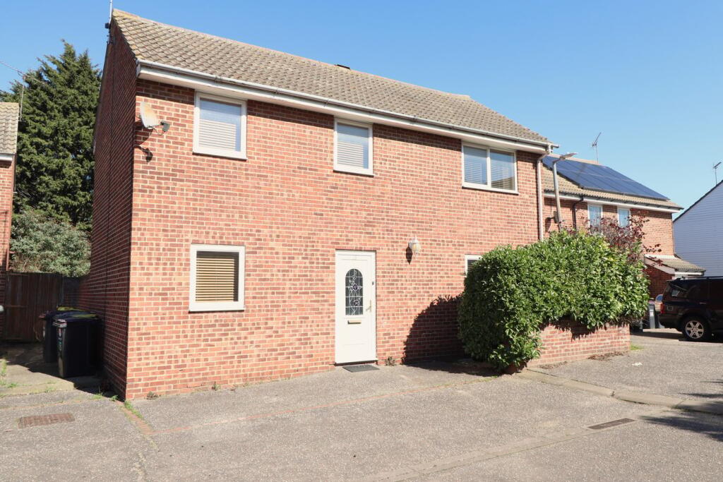 Main image of property: Hartford Close, Rayleigh, SS6
