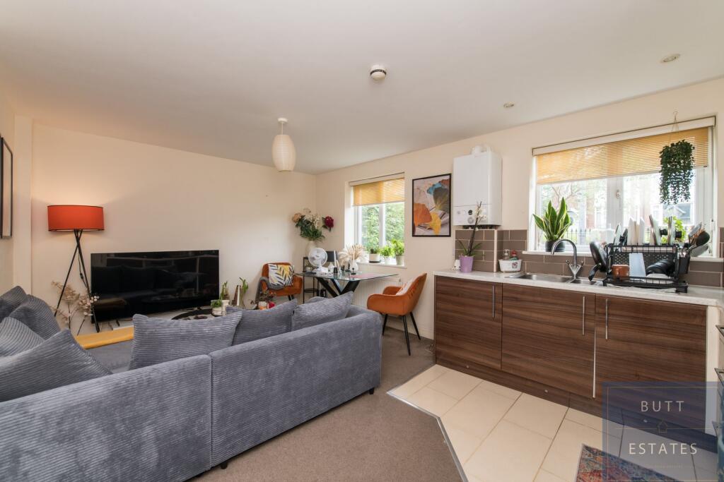 Apartment in Exeter, Beacon Heath - View 2
