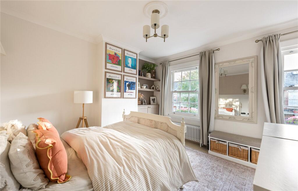 Apartment in London - More