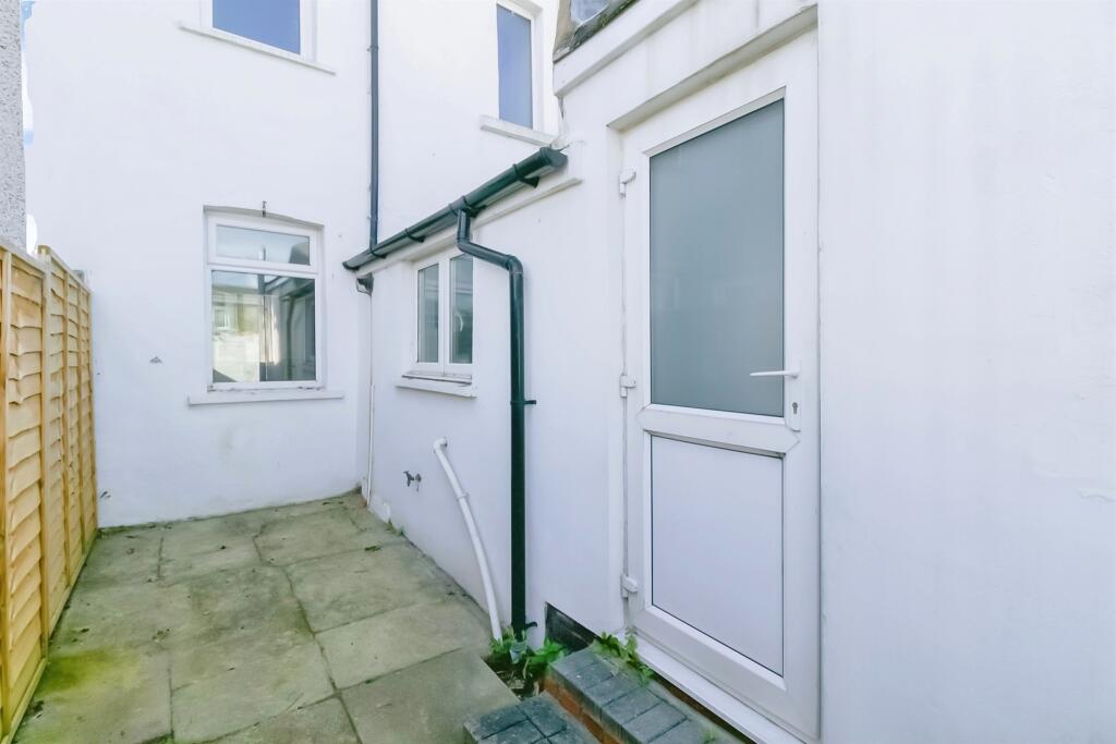 House in Barry, Gibbonsdown - View 4
