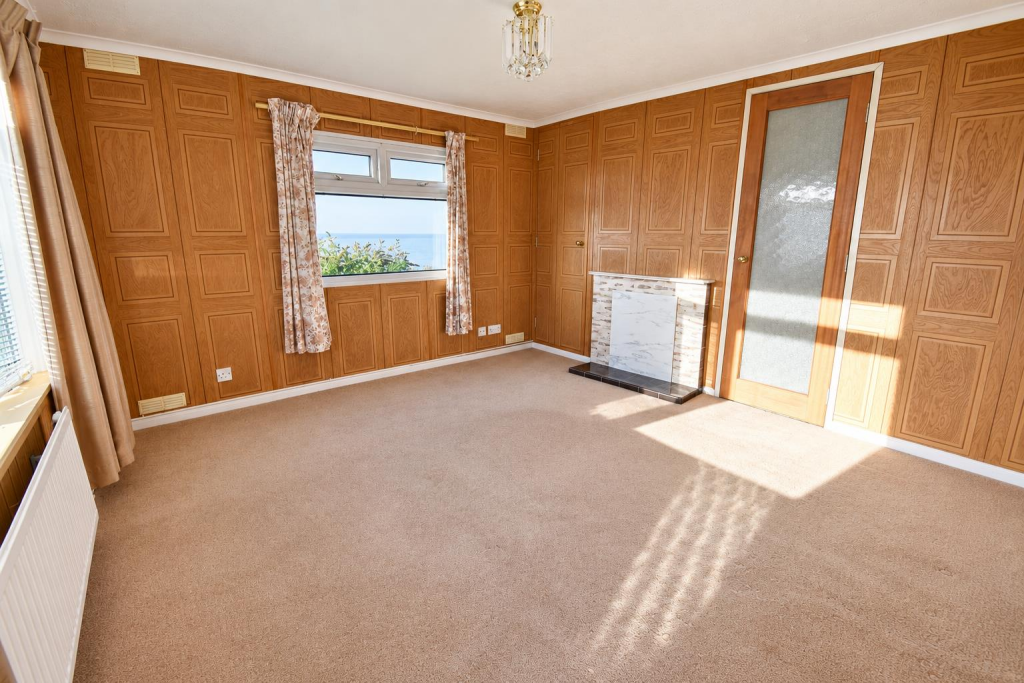 House in Portishead, Redcliffe Bay - More