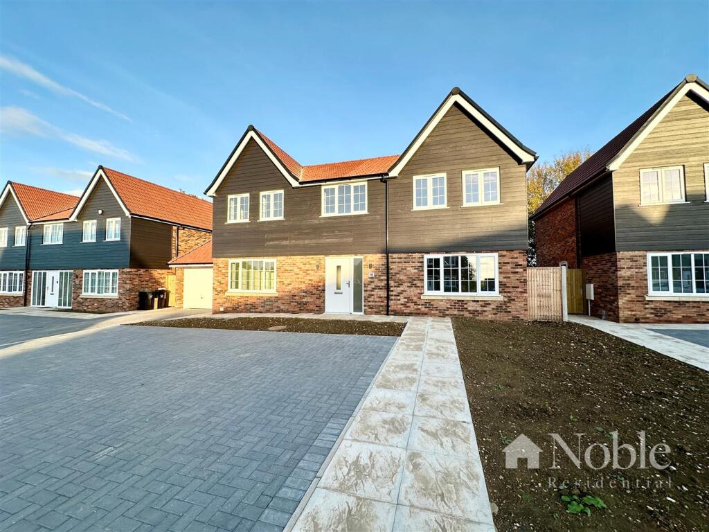 5-bed detached on Mead Field Drive, Great Hallingbury, £625,000