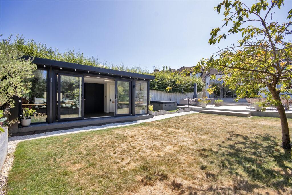 House in Tonbridge - More