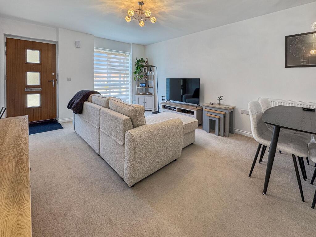 Apartment in East Cowes, Isle of Wight - View 3