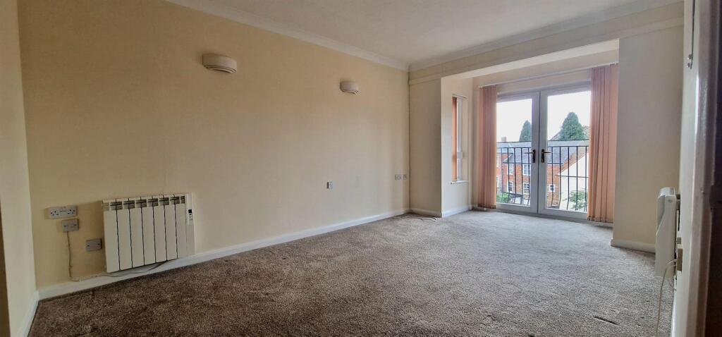 26, All Saints Court photo 4
