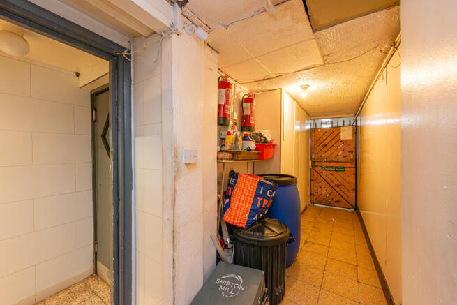 Holloway Road 87-...