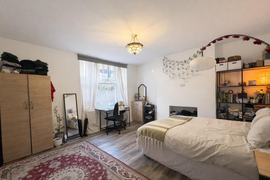 Main image of property: Settles Street, London