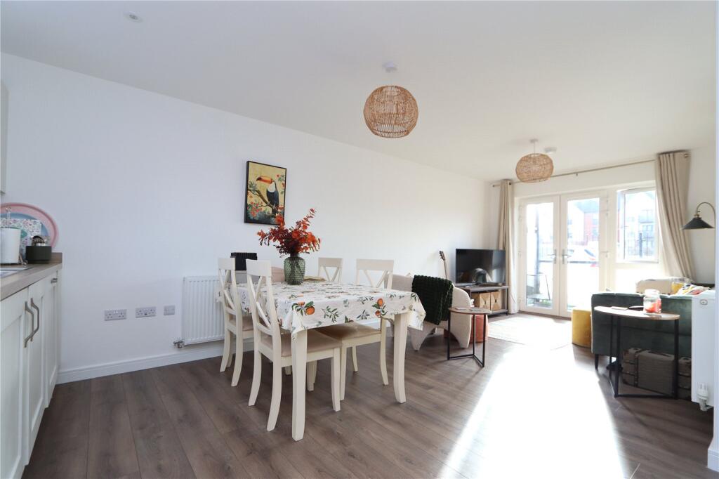 Apartment in Milton Keynes, Whitehouse - View 2