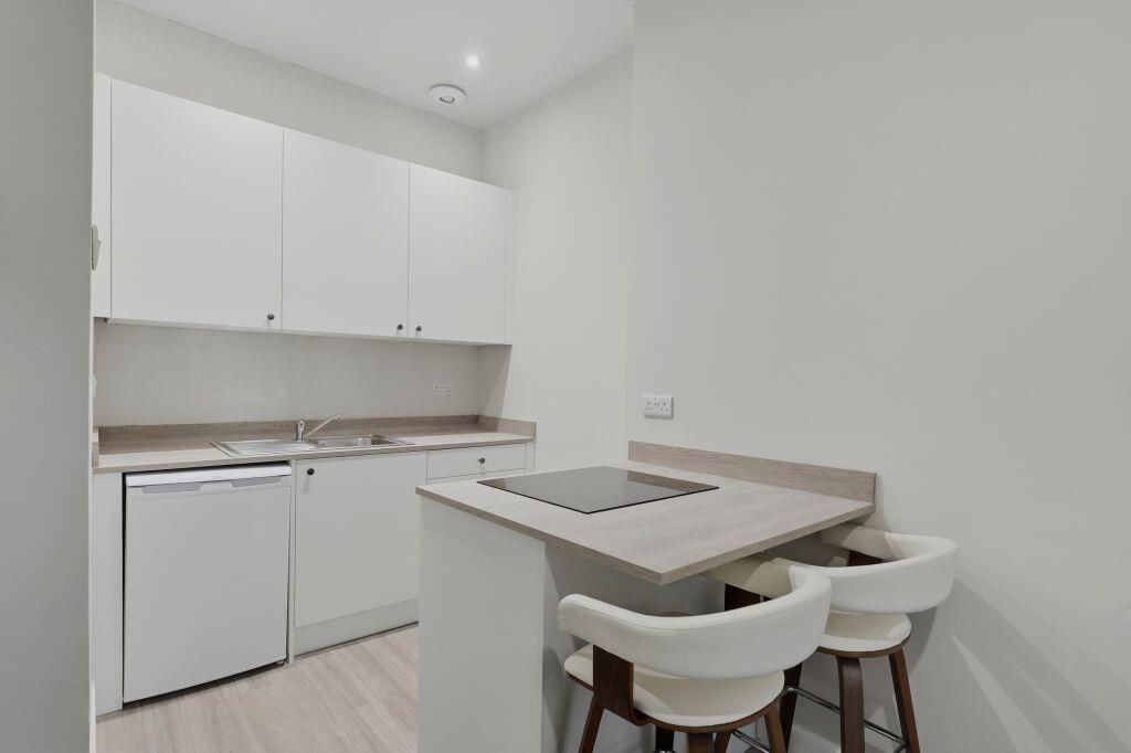 8/13 Wardlaw Place, Gorgie, Edinburgh, EH11 1UB photo 3
