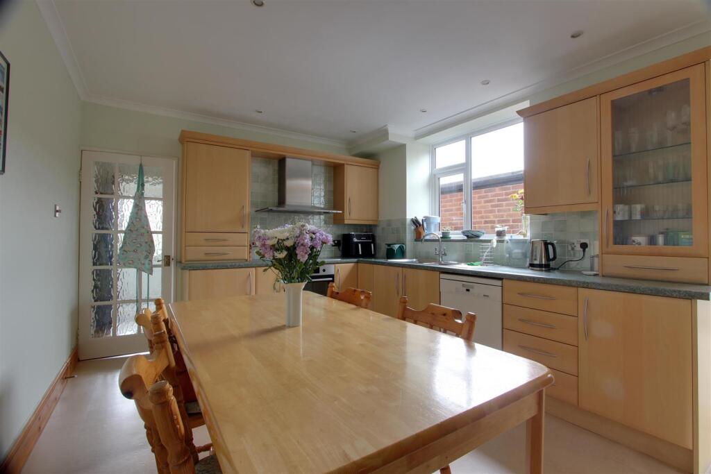 House in Tring, New Mill - View 5