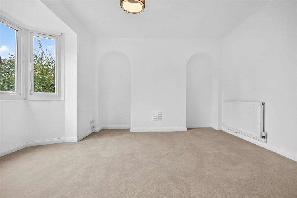 Apartment in Slough, Sunninghill and Ascot - View 2