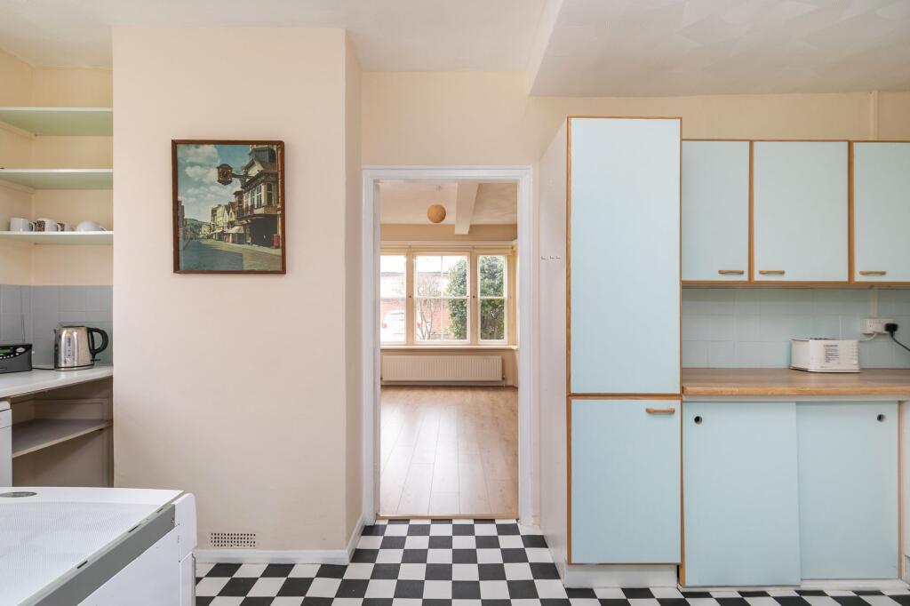 Cheriton Road, Winchester, SO22 - View 4