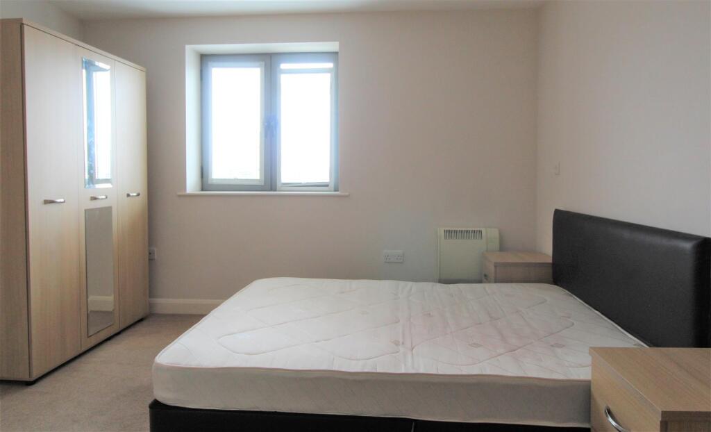 Apartment in Wakefield - View 4