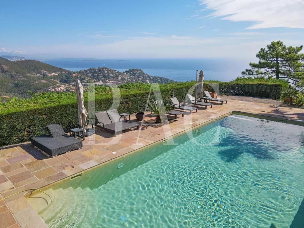 Main image of property: Provence-Alps-Cote d`Azur, Alpes-Maritimes, Théoule-sur-Mer