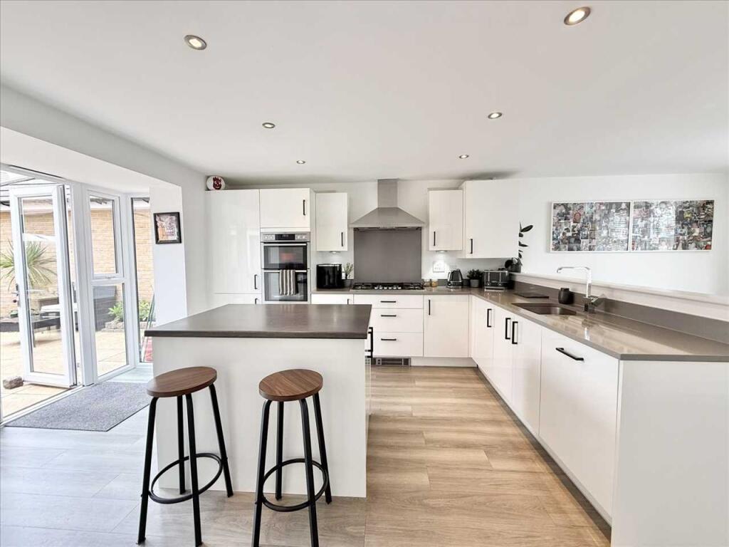 House in Rushcliffe, Hollygate Park, Cotgrave - View 3
