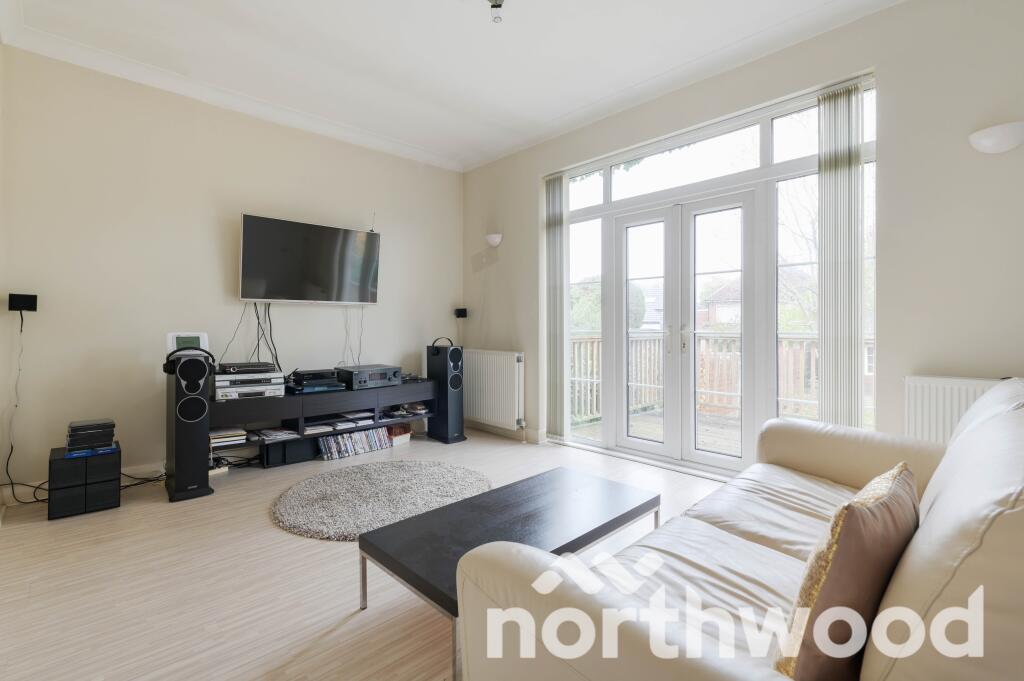Manor Drive, Ewell, Epsom, KT19 photo 2
