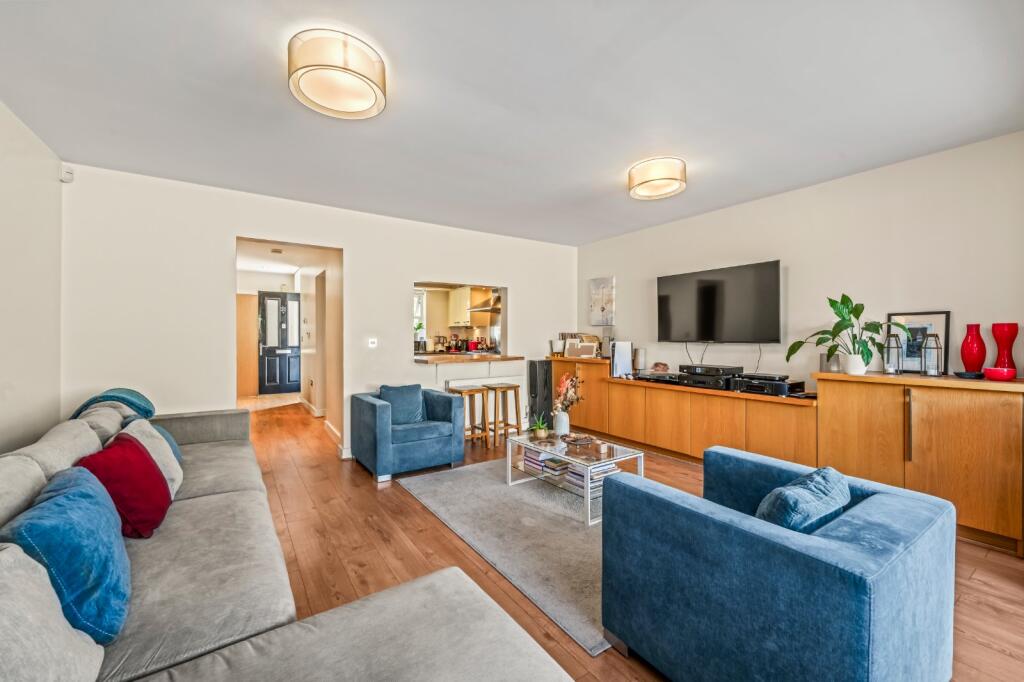 House in Twickenham - View 4