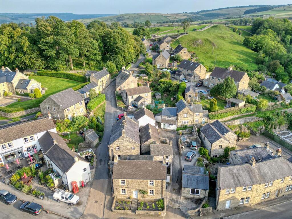 The Causeway, Eyam, Hope Valley image 4