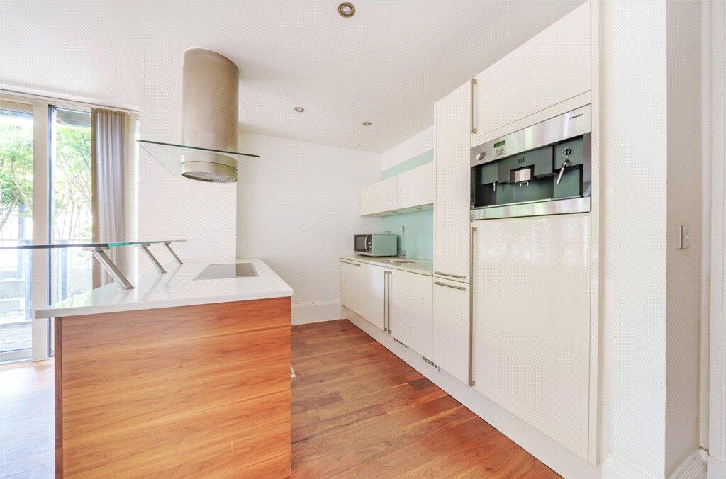 Apartment in Ilford - View 3