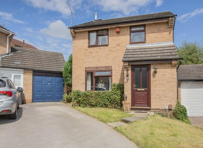 3-bed detached on Sedgebrook Close, Oakwood, £240,000