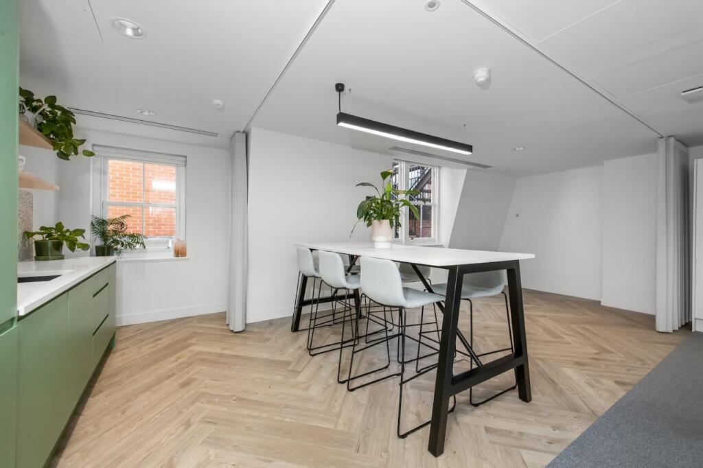 Main image of property: 1st Floor, 184-186 Regent Street, London, W1B 5TW
