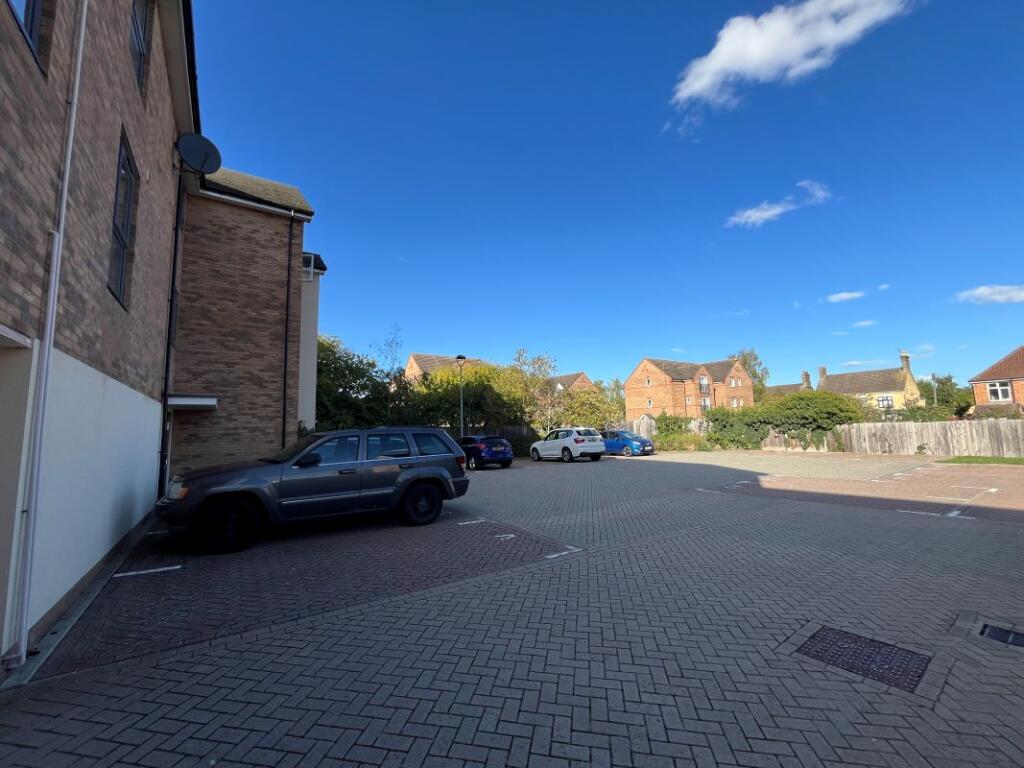 73 St. Johns Close, Peterborough, Cambridgeshire, PE3 6GZ photo 3