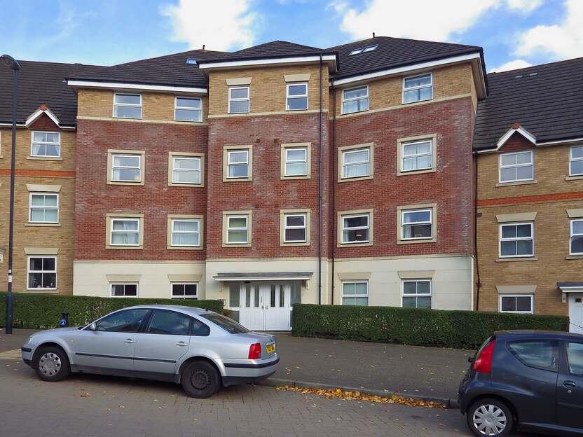 2-bed flat on Marbeck Close, Swindon, Wiltshire, £145,000