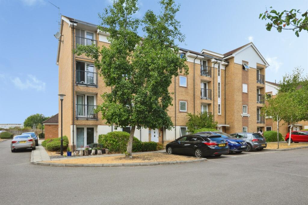 Main image of property: Chequers Field, Welwyn Garden City
