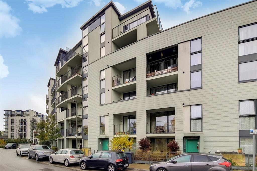 Main image of property: 3 Heybourne Crescent, London, NW9