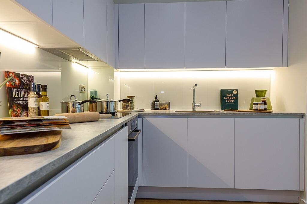 Apartment in Brighton, Queen's Park - More