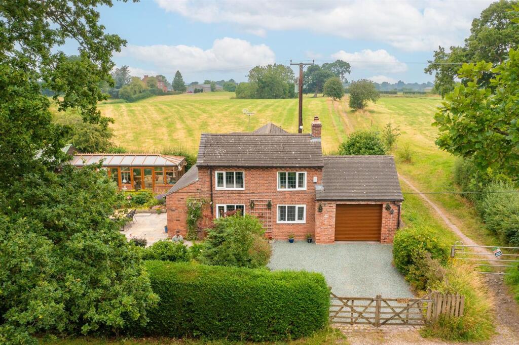 3-bed house on Wood Orchard Lane, Audlem, CW3, £500,000
