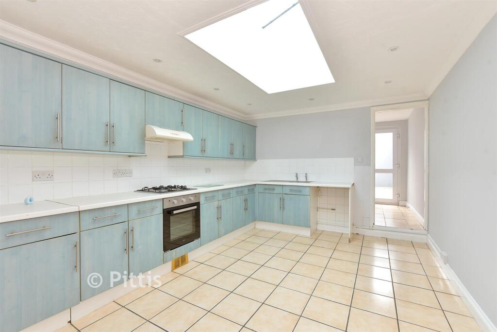House in Sandown, Yaverland - View 4