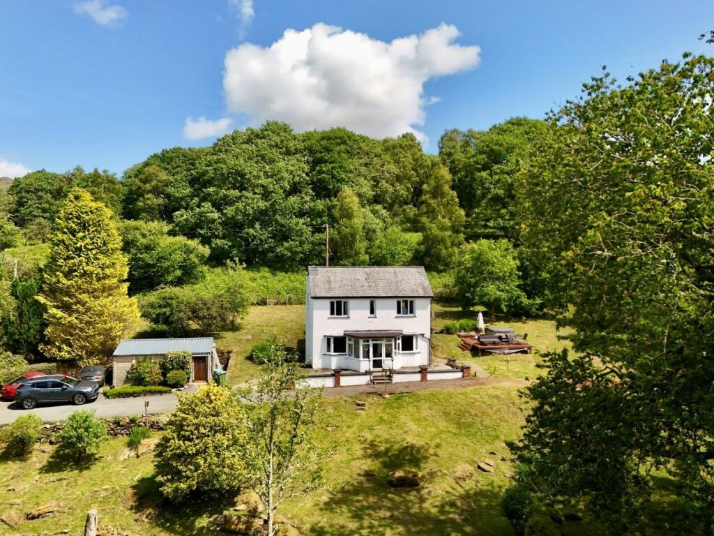 3-bed detached on Bryn Hyfryd, Llanfachreth, Dolgellau, LL40 2EH, £385,000