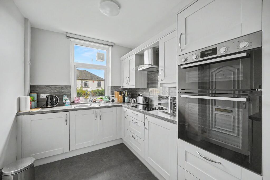 Alexandra Road, Lindley, Huddersfield, HD3 photo 3