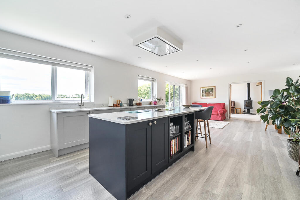 House in Plymouth - View 3