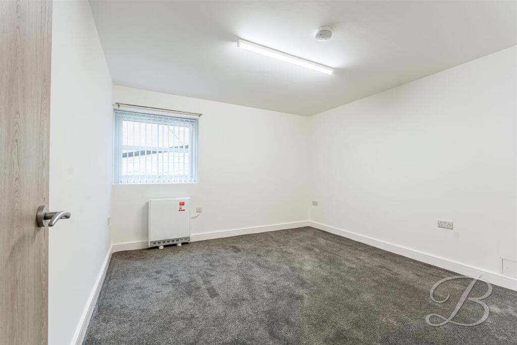 Apartment in Mansfield, Nottinghamshire - View 5