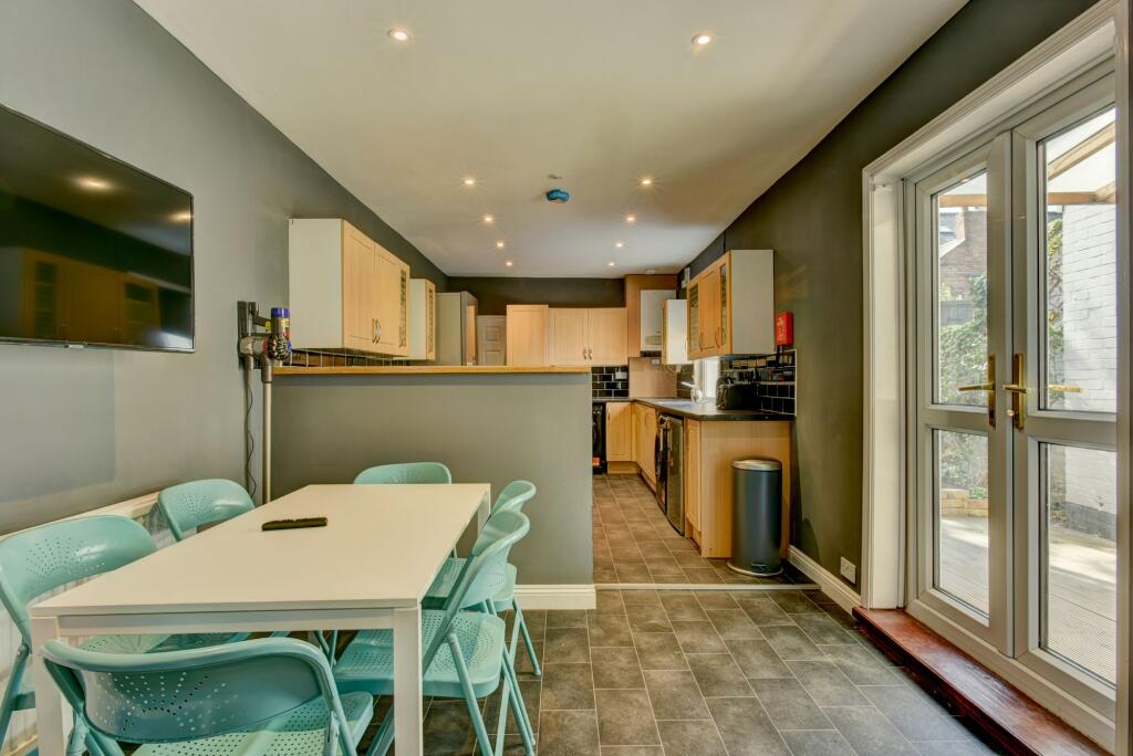 House in Taunton - View 4