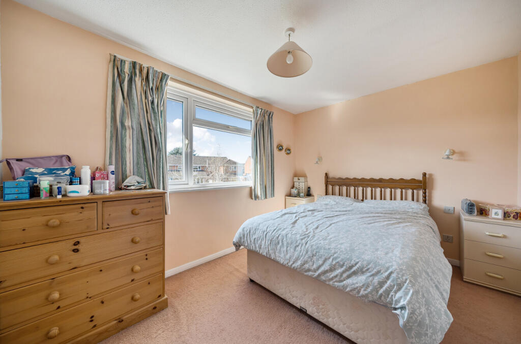 House in Woodley, Wokingham - View 6