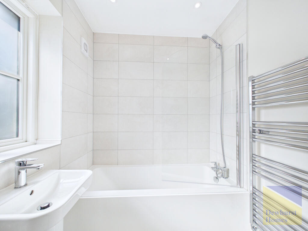 Apartment in Preston - View 5