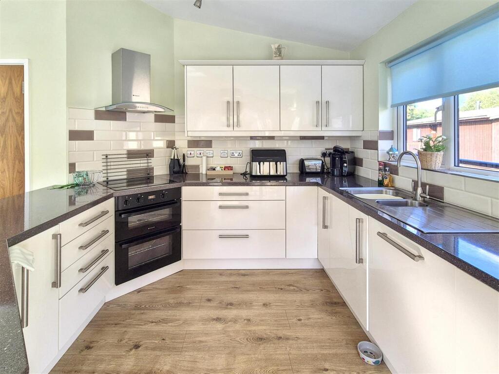 House in Clunbury, Clunton - More