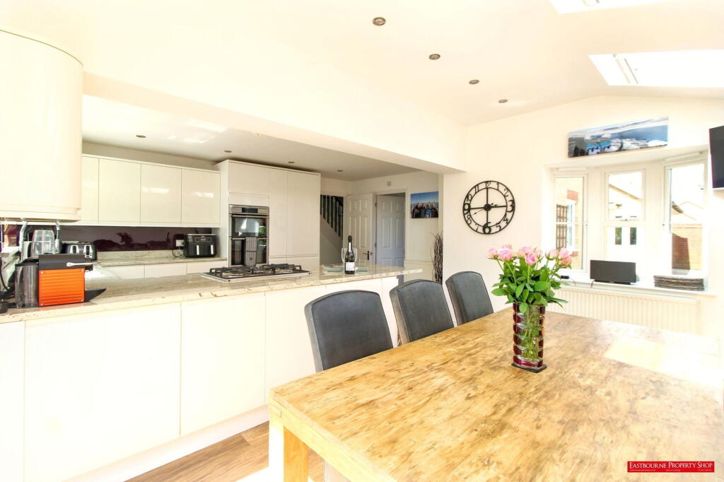 Lambourn Avenue, Stone Cross, Pevensey, BN24 5PQ photo 4