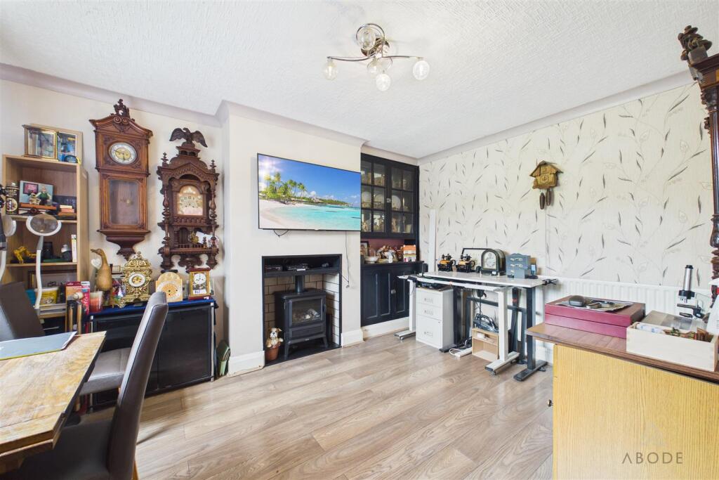 House in Stoke-on-Trent - More