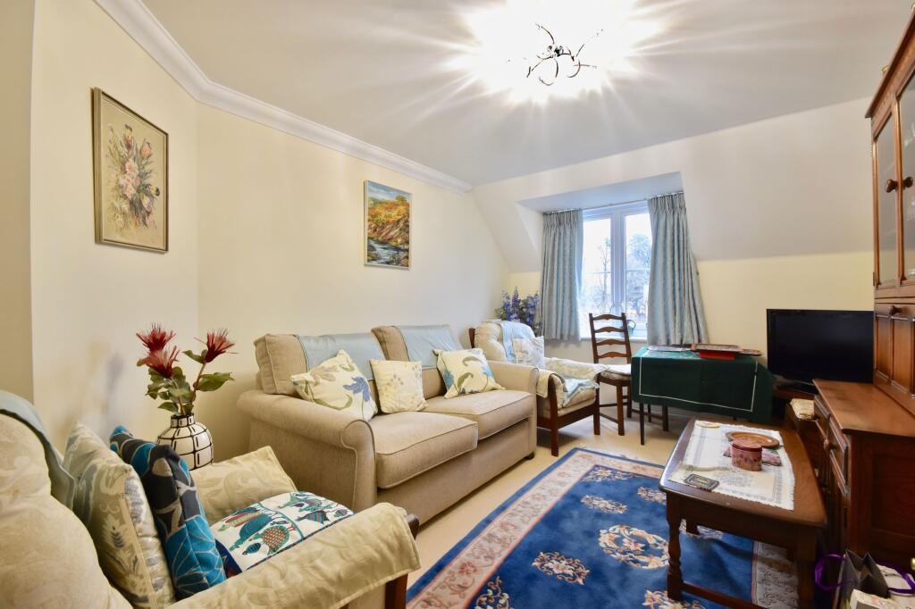 Leatherhead Road, Headley Lodge Leatherhead Road, KT21 photo 4