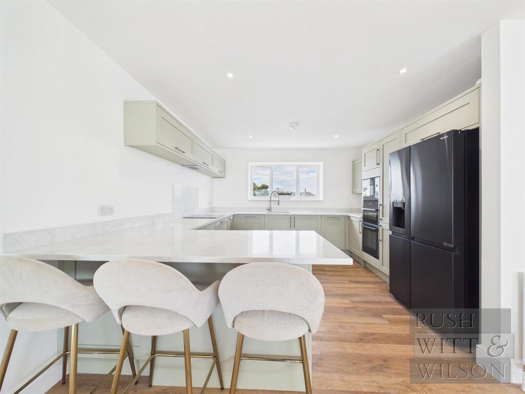 House in Tonbridge - More