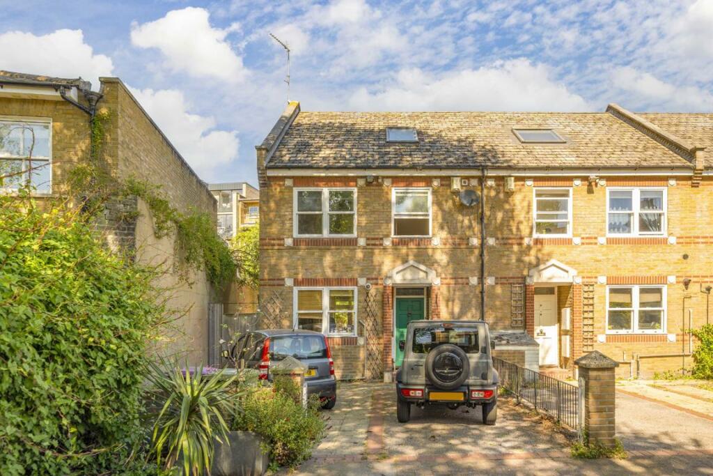 House in London, Stepney - View 2