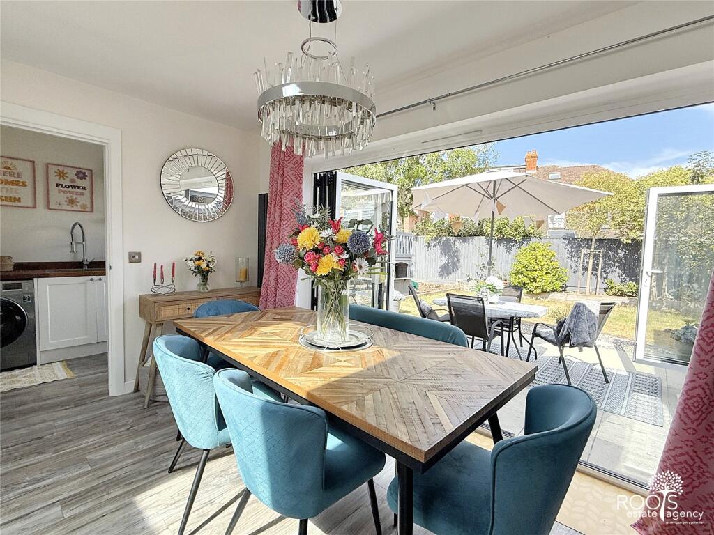 Cary Close, Newbury, Berkshire, RG14 photo 4