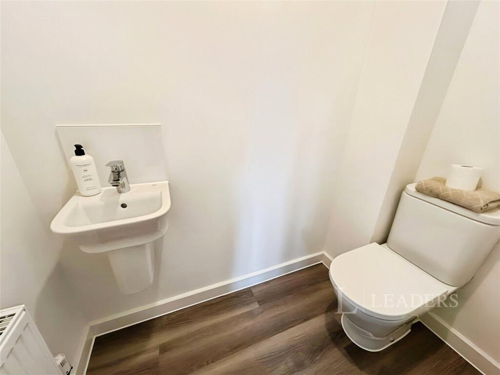 25, Nimrod Drive, Lower Broadheath, Worcester photo 3